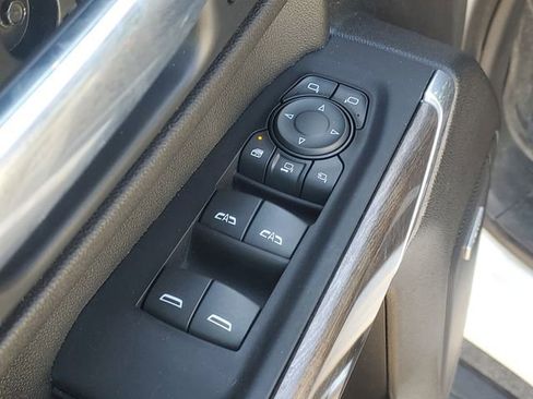 Used 2022 Chevrolet Silverado 3500 LTZ w/ LTZ Convenience Package AWD/4WD image 12