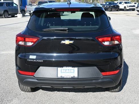 Used 2023 Chevrolet TrailBlazer LS image 4
