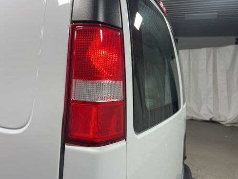 Used 2024 Chevrolet Express 2500 w/ Driver Convenience Package image 31