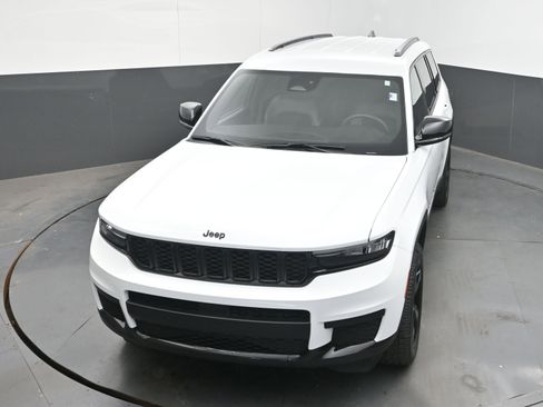 Used 2024 Jeep Grand Cherokee L Laredo image 28