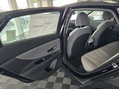 New 2026 Hyundai Elantra Limited FWD image 34
