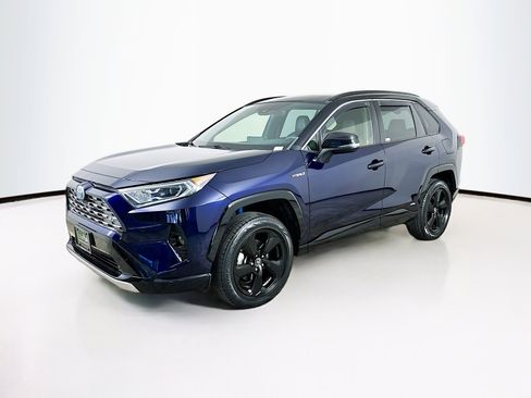 Used 2020 Toyota RAV4 XSE image 3