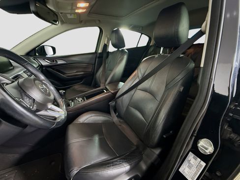 Used 2018 MAZDA MAZDA3 Grand Touring w/ Premium Equipment Package image 21