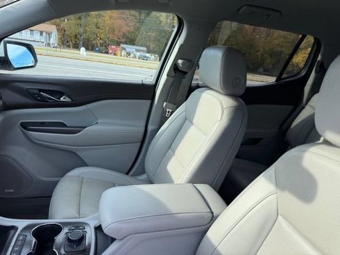 Certified 2023 GMC Acadia SLT FWD image 15