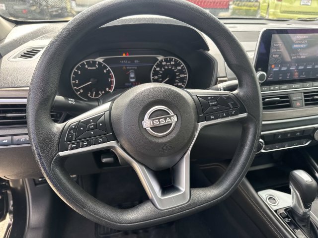 Used 2023 Nissan Altima 2.5 SV FWD image 27