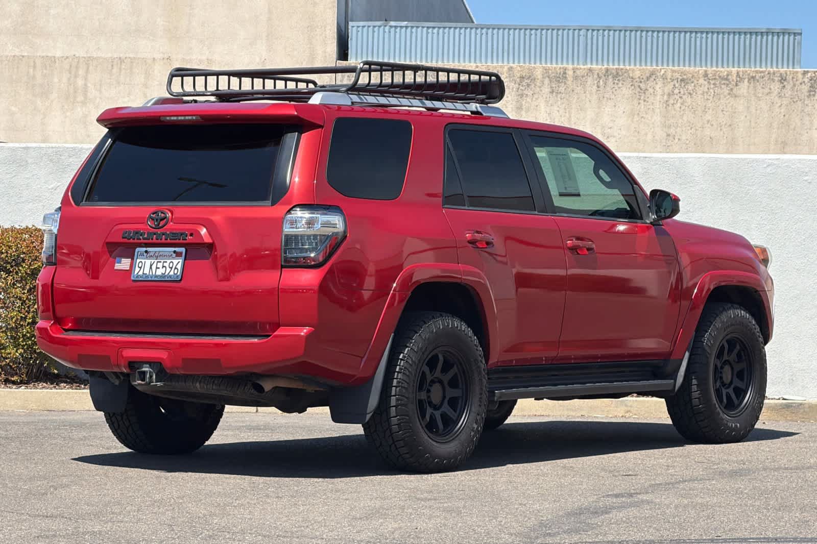 Used 2018 Toyota 4Runner 4WD image 2
