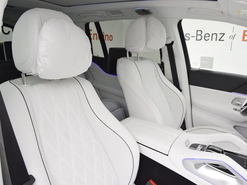 Used 2026 Mercedes-Benz Maybach GLS 600 4MATIC image 17