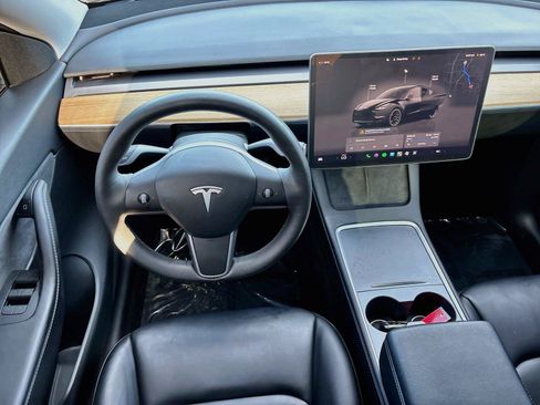 Used 2022 Tesla Model Y Performance AWD/4WD image 22