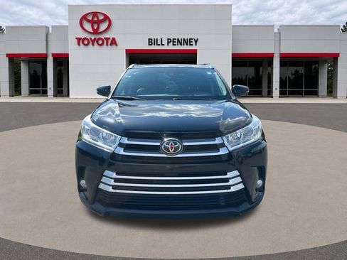 Used 2019 Toyota Highlander XLE FWD image 8