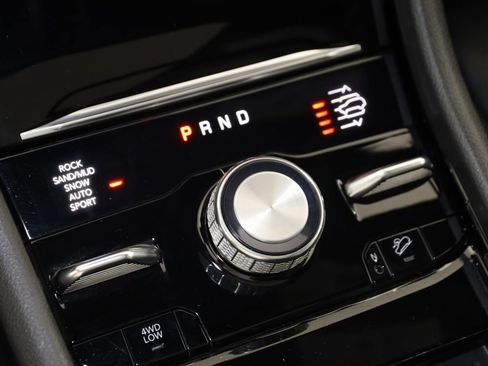 Used 2024 Jeep Grand Cherokee Overland w/ Luxury Tech Group IV image 7