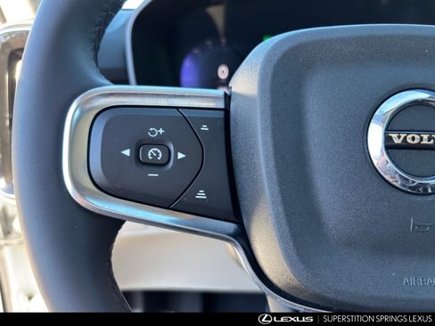Used 2024 Volvo XC40 B5 Plus w/ Protection Package Premier image 28