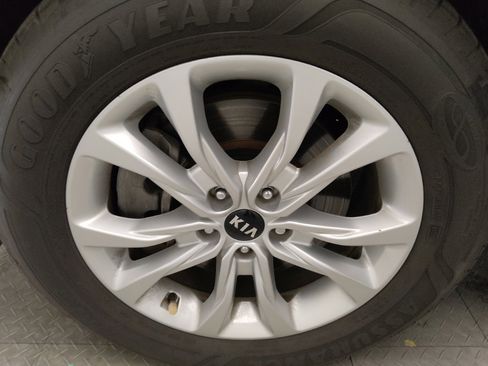 Used 2021 Kia Telluride LX FWD image 31