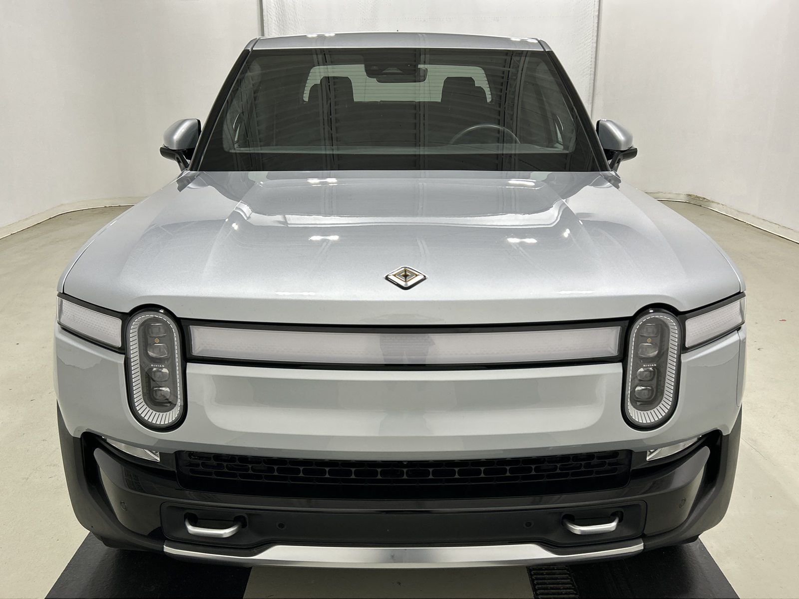 Used 2022 Rivian R1T Adventure AWD/4WD image 8