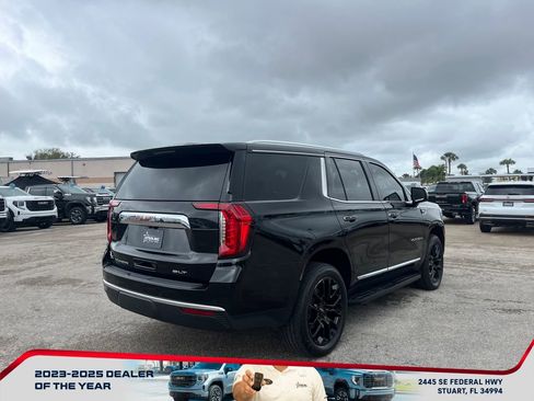 Used 2024 GMC Yukon SLT w/ SLT Luxury Package image 7