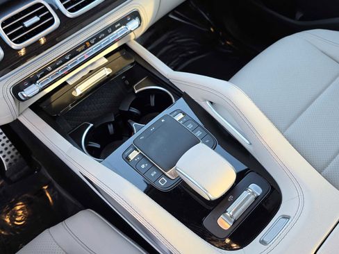 Certified 2025 Mercedes-Benz GLS 450 4MATIC image 19