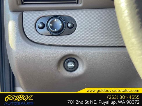 Used 2005 Chrysler Sebring Convertible FWD image 19