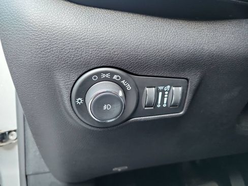 Used 2024 Jeep Compass Trailhawk AWD/4WD image 27
