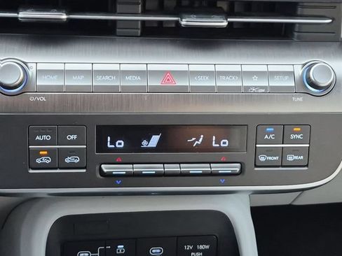 Used 2025 Hyundai Kona SEL AWD/4WD image 25