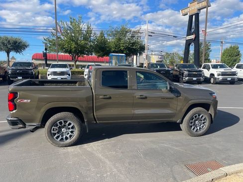 Used 2024 Chevrolet Colorado Z71 w/ Z71 Convenience Package 2 AWD/4WD image 6