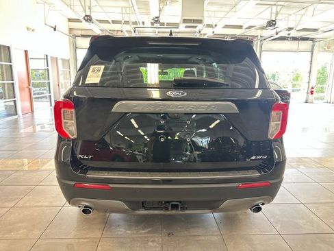 Used 2023 Ford Explorer XLT w/ Equipment Group 202A AWD/4WD image 13