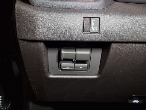 New 2026 GMC Canyon Elevation w/ Convenience Package RWD image 16