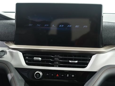 New 2026 Ford Explorer Active w/ Active Comfort Package AWD/4WD image 9