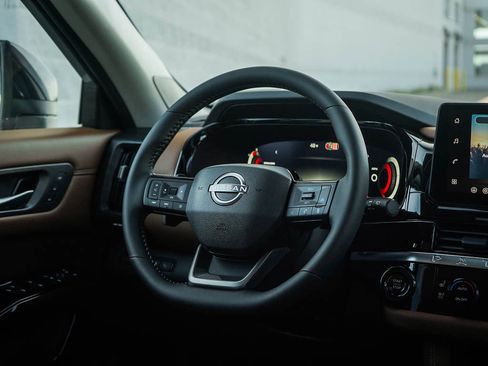 New 2026 Nissan Pathfinder Platinum AWD/4WD image 17