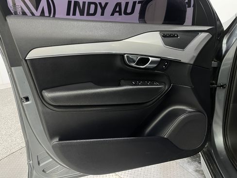 Used 2017 Volvo XC90 T5 Momentum w/ Vision Package image 14