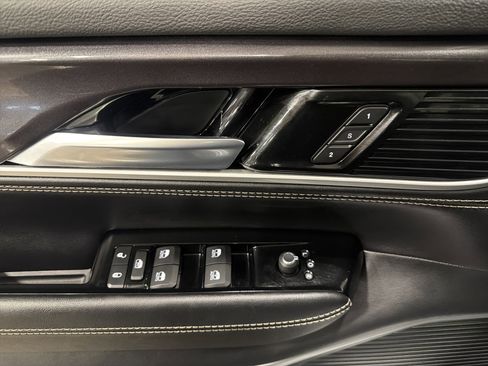 Used 2024 Jeep Wagoneer 4WD w/ Premium Group I image 16