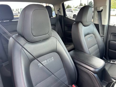 Used 2015 GMC Canyon SLE w/ All-Terrain Package AWD/4WD image 26