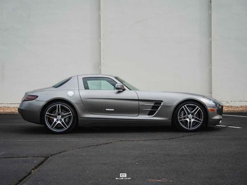 Used 2011 Mercedes-Benz SLS AMG Coupe image 10
