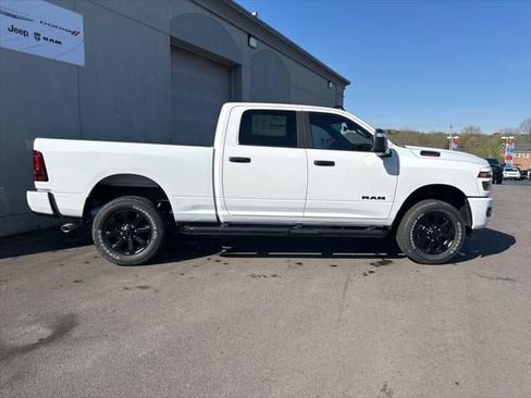 New 2026 RAM 2500 Big Horn AWD/4WD image 33