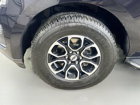 Used 2022 Ford Expedition XLT RWD image 8