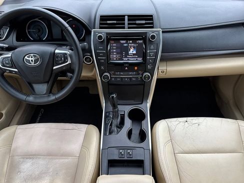 Used 2017 Toyota Camry XLE w/ Convenience Package FWD image 14