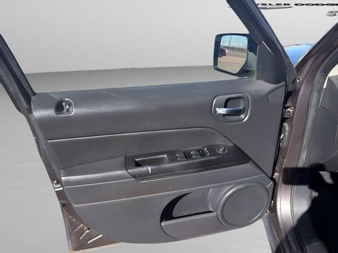 Used 2015 Jeep Patriot Latitude image 15