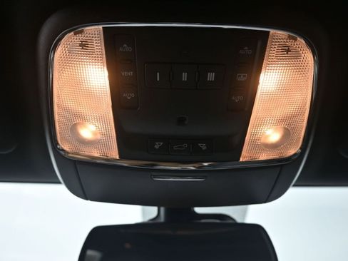 Used 2015 Jeep Grand Cherokee Overland w/ Advanced Technology Group image 11