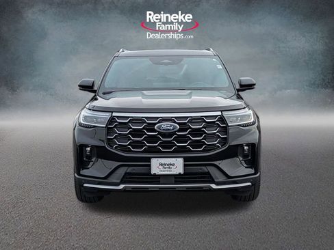 Used 2025 Ford Explorer Platinum w/ LUX Leather Package image 2