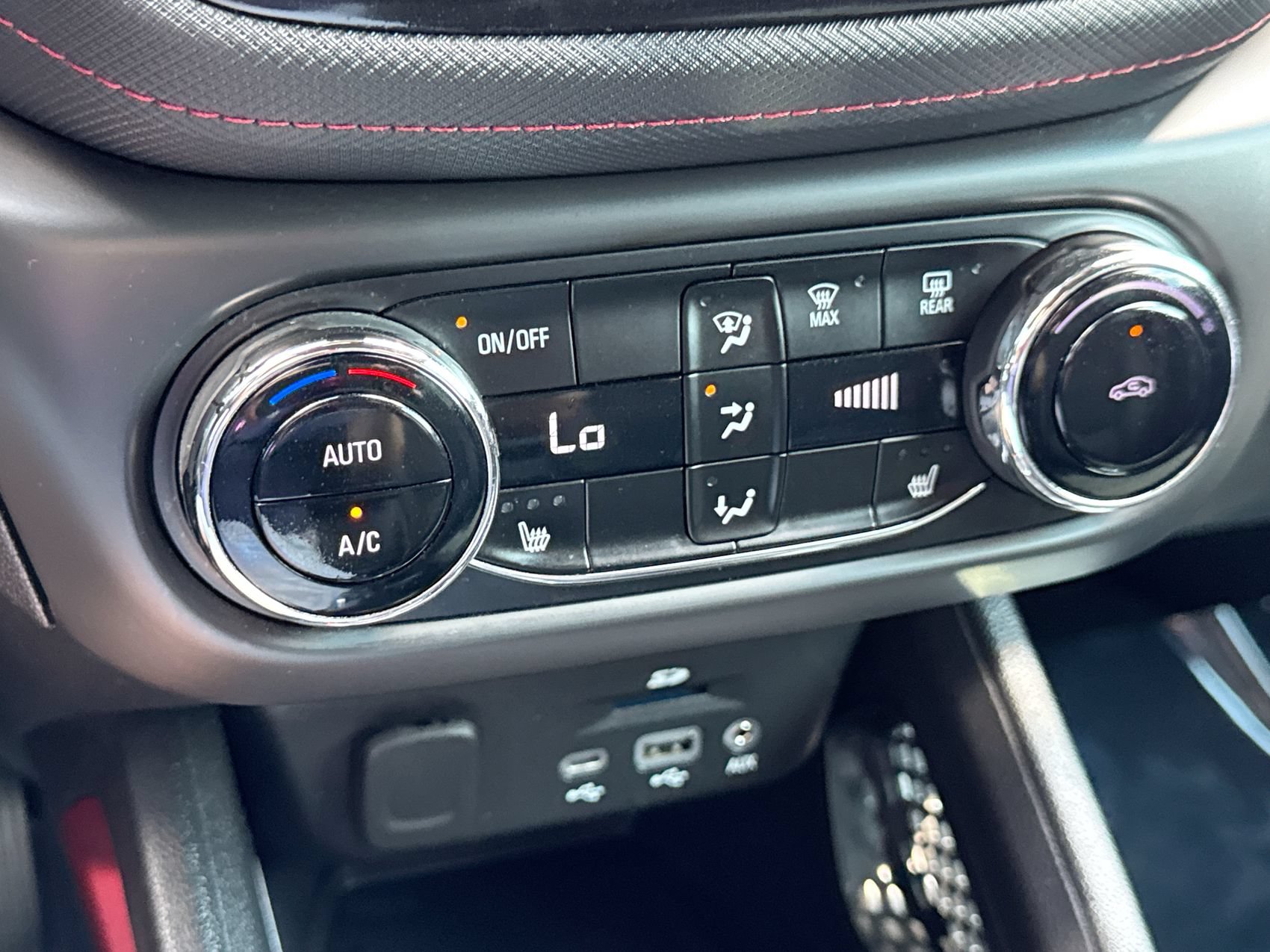 Used 2021 Chevrolet TrailBlazer RS w/ Technology Package FWD image 17