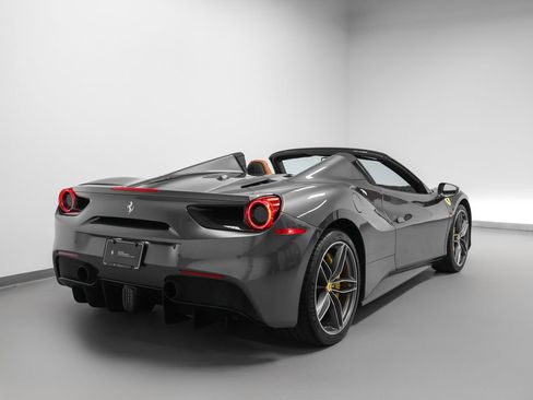 Certified 2018 Ferrari 488 Spider RWD image 33