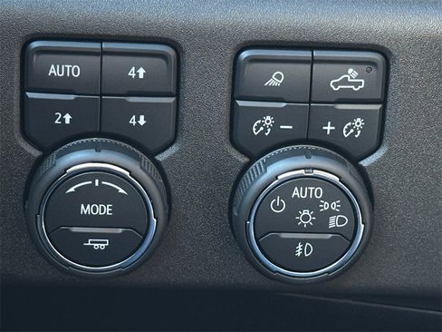 Used 2024 Chevrolet Silverado 1500 High Country image 19