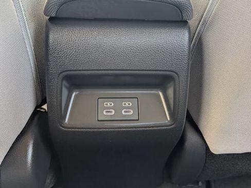 Used 2025 Toyota Corolla LE FWD image 22