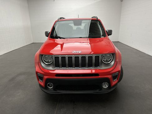 Used 2020 Jeep Renegade Limited w/ UConnect 8.4 Nav Group AWD/4WD image 3