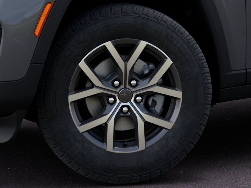 New 2027 Jeep Grand Cherokee Laredo X RWD image 8