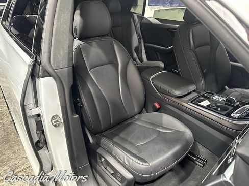 Used 2019 Audi Q8 Premium Plus w/ Premium Plus AWD/4WD image 13
