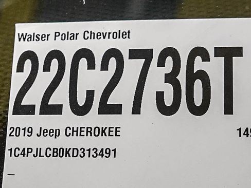 Used 2019 Jeep Cherokee Latitude w/ Popular Appearance Group FWD image 29