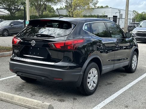 Used 2019 Nissan Rogue Sport S image 8