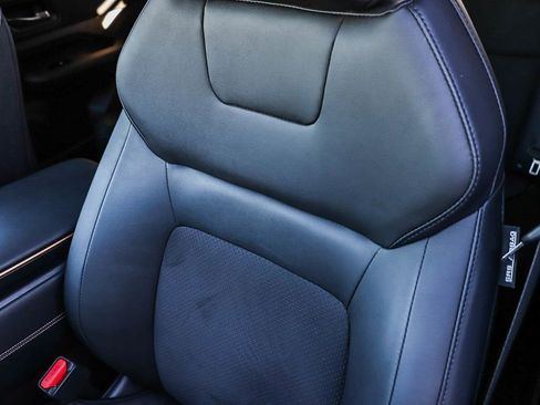 Used 2025 Nissan Ariya AWD image 26