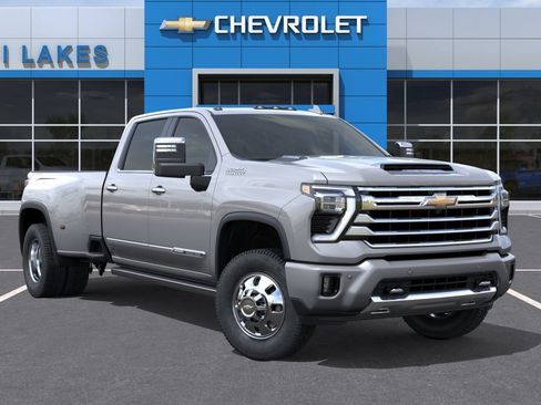 New 2026 Chevrolet Silverado 3500 High Country w/ Technology Package AWD/4WD image 7