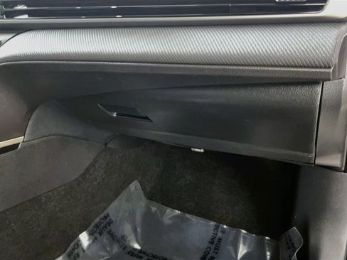 Used 2025 Toyota Camry SE FWD image 35