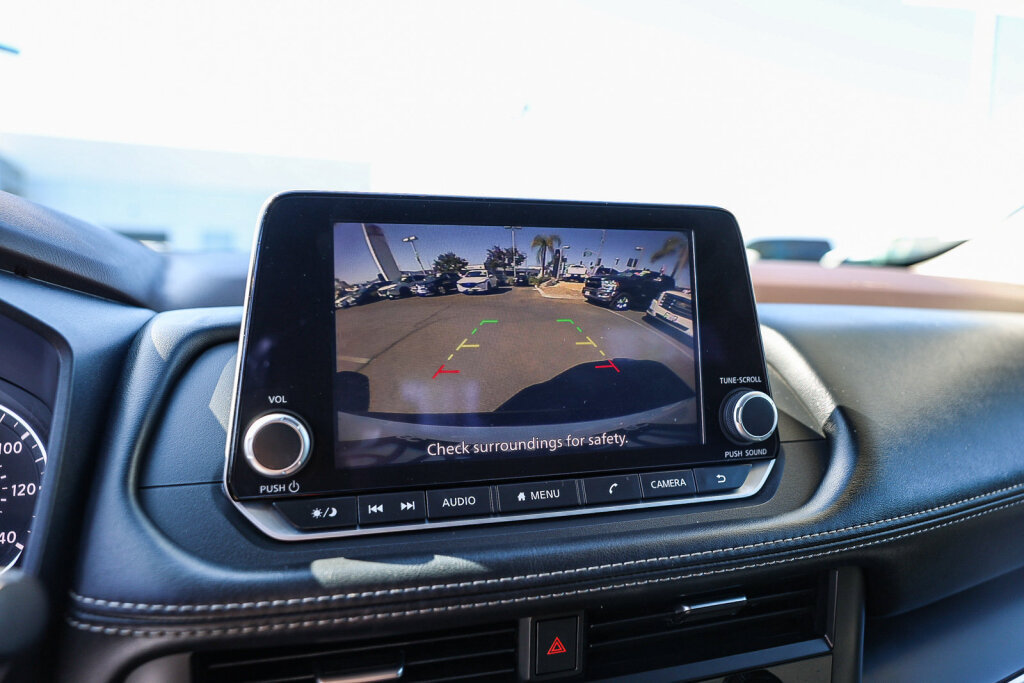 Used 2023 Nissan Rogue S FWD image 14